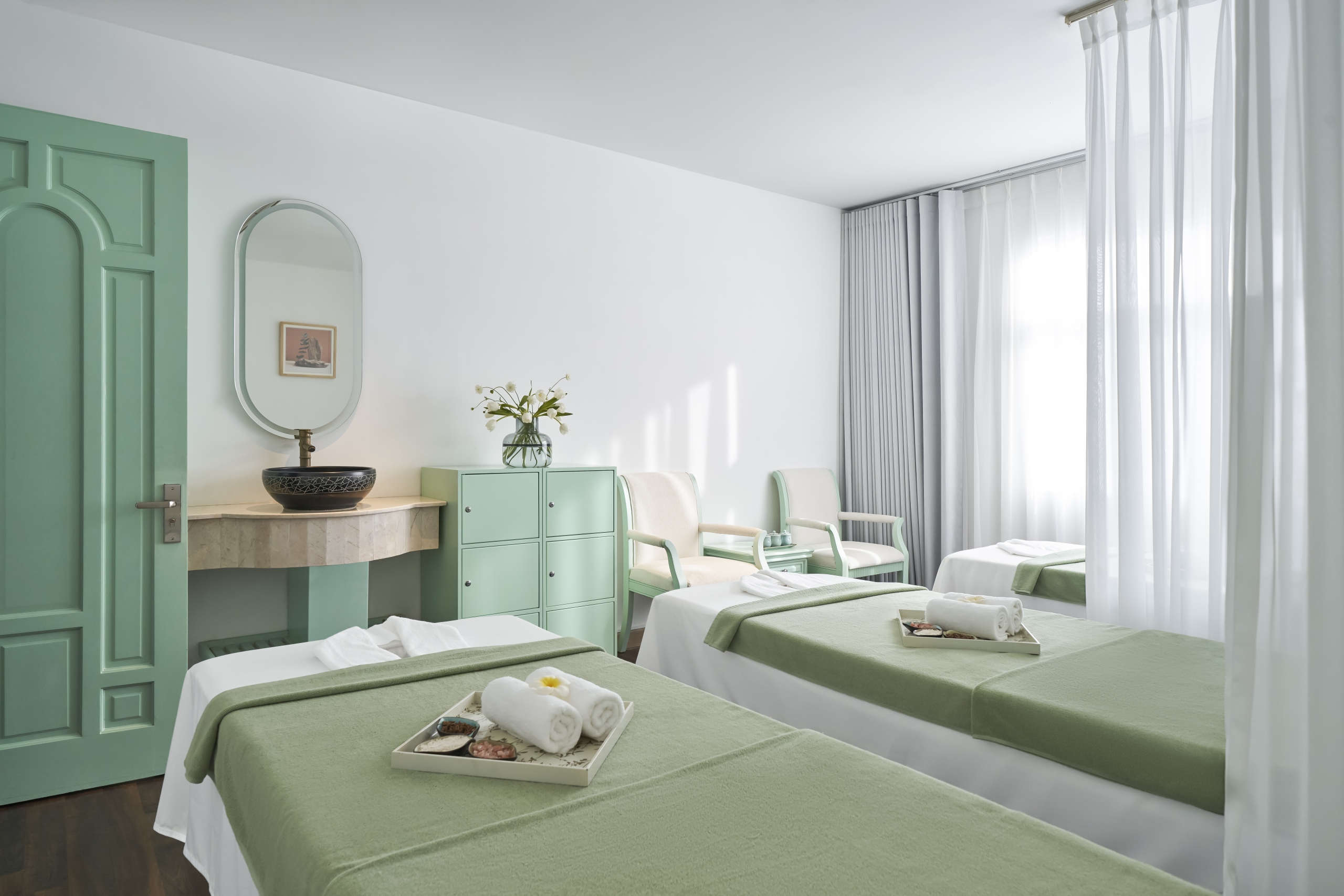 KL Spa<br>Silverland Sil